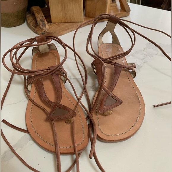 Coachella or Stagecoach Ready, Boho sandals ….John Fluevog - Picture 2 of 4